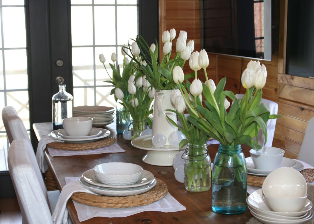 Creative-Winter-dining-room-table-centerpiece-ideas